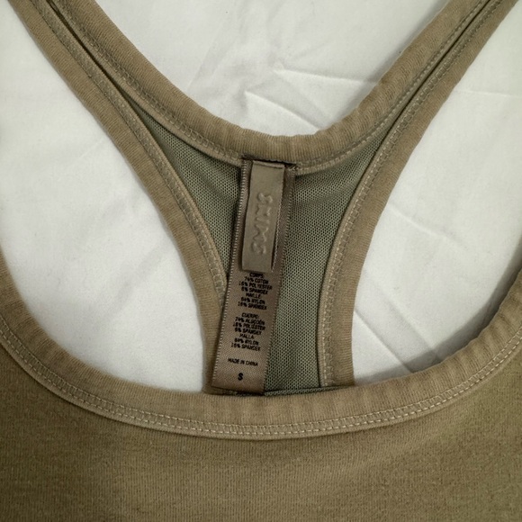 SKIMS Tan Jumpsuit Effortless Style and Comfort - Picture 3 of 4